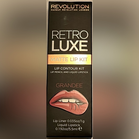 Makeup Revolution “Grandee” Matte lip kit - Picture 2 of 4